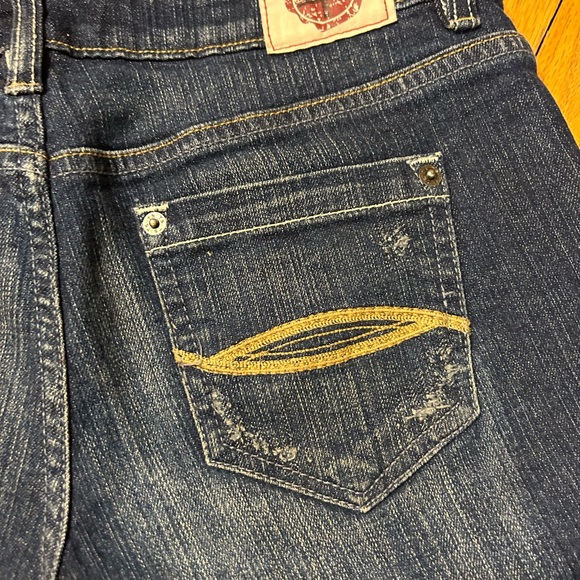 T Five dark distressed cuffed size 7 shorts - Picture 4 of 6